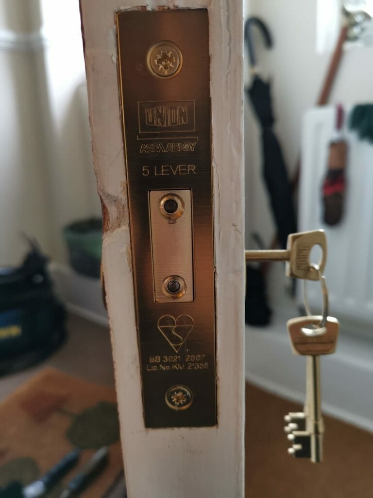 BS3621 British Standard Lock Fitted to door