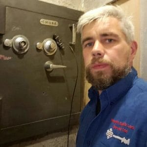 Locksmith Safe Engineer Preston Chris Hewitt - Hewitt Safe Lock Opening