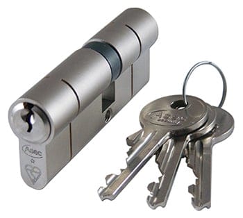 How using a 1 star kitemark lock cylinder with 2 star door furniture can prevent lock snapping 1 star kitemark euro lock cylinder